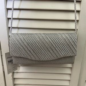 Silver Prom Purse!!! (clutch sized)